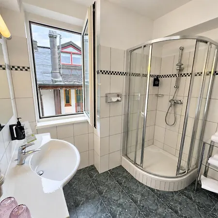 Cella *